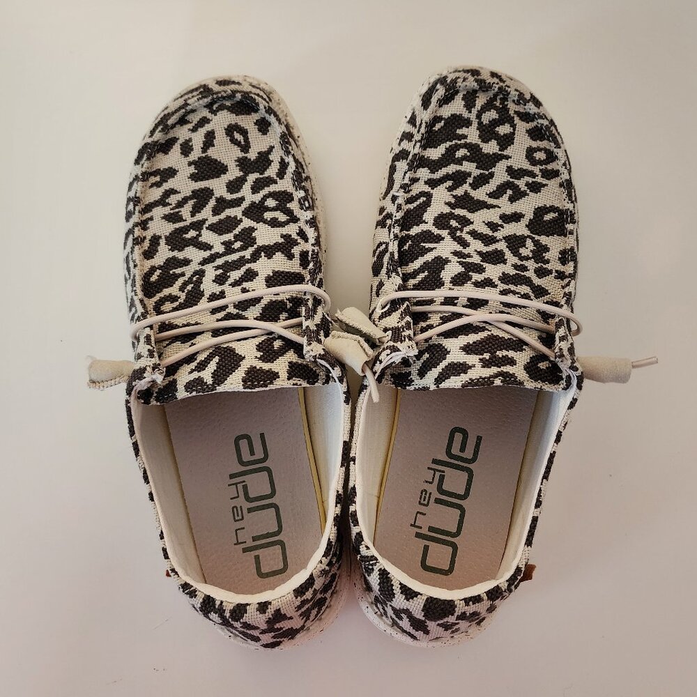 Hey Dude Women’s Wendy Woven Cheetah Gray Slip-On Shoes Size 9